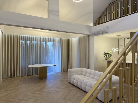 inspiracje do salonu-eleganckie zasłony welwet w kolorze szampańskim 2